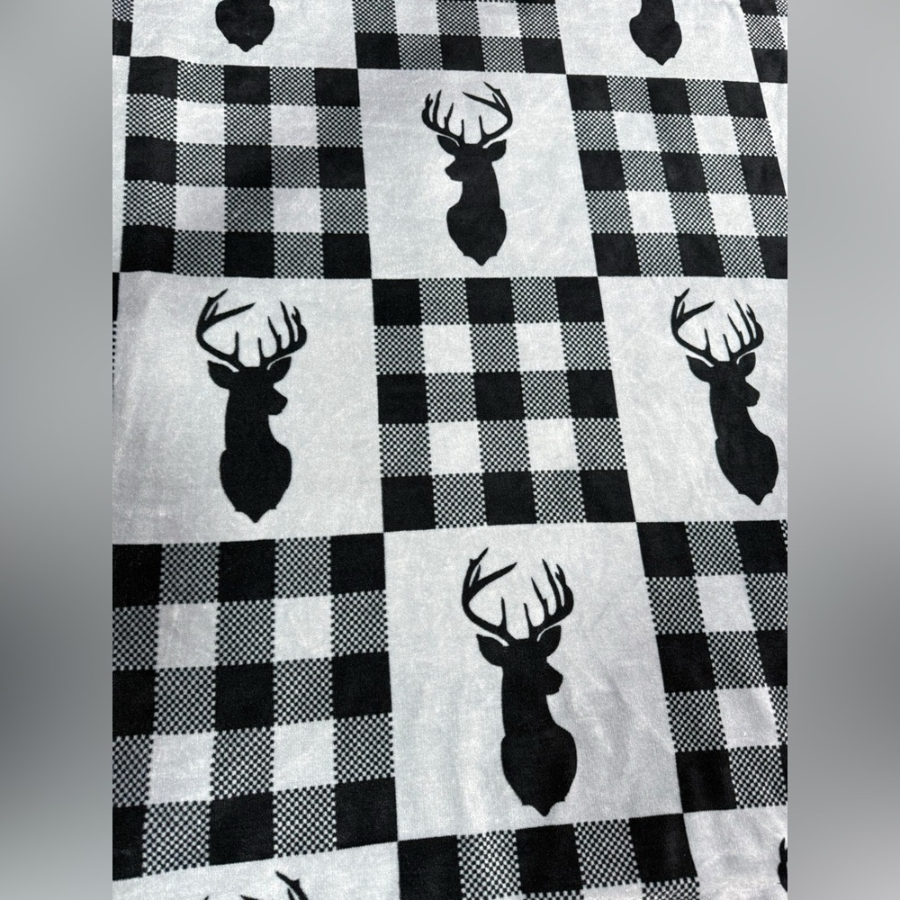 Reversible Deer Buck Throw Blanket | Plaid & Antler Print | Like New - Picture 2 of 3